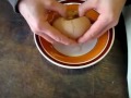 Aneh tapi nyata : Telur Yang bertelur dalam telur