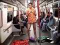 怪人出現！MTR無端端除晒衫 Undressing in the MTR
