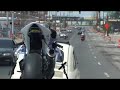 Missione compiuta: Albertino (Radio Deejay) consegna la moto a Valentino Rossi