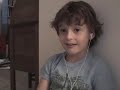Max sings Tom's Diner Manele-Gratis.net