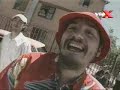 hip hop chileno

yo se que nadie te dobla joven de la pobla yo leng�a d�ra te saluda 
con 1 hola tienes que sacarte la chapa de mal vestido mal oliente 
mala gente que vive entre delincuentes eso lo dice las mentes 
dominadoras que te aplastan en cualquier parte a todas horas en 
un programa muestra a gente de un lugar sin siquiera conocer la 
realidad no hablo con politica solo quiero ver la caridad con 
claridad con realidad.
coros: yo se que nadie te dobla tienes que tirar pa�rriba joven 
de la pobla.
en esta ciudad grande llena de suciedad gigante llenos estan los 
canones unos piensan que arriba esta lleno de cuicos los otros 
piensan que domesticos son todos los humanos de una poblacion yo 
veo lo que creo y lo digo en esta cancion x que el ser humano 
real esa es la cuestion rico de media y pobre mi mundo esta en 
union. yo ataco las frutas podridas que trara de podrir el cajon.
coros: yo se que nadie te dobla tienes que tirar pa�rriba joven 
de la pobla.
break�somos somos gente gente somos! mi cru y mi mensaje es 
universal cuando era muy chico yo vivia muy mal yo soy de un 
sector mas o menos marginal pero tengo el derecho como humano 
igual de vivir bien comer bien vestirme bien y estar bien con 
la gente de distinta raza o que no tengan igual casa que la mia
yo se que en mi casa hay mucha cabida para gente que quiera 
que yo los respete pero si quieren respeto que a ti tambien te
respeten pero te respeten
coros: yo se que nadie te dobla tienes que tirar pa�rriba joven 
de la pobla