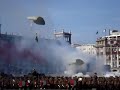 Osados Paracaidistas Bajan sobre la plancha del Z�calo