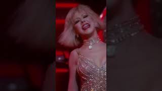 A aniversariante de hoje Christina Aguilera, entregou tudo nas performances de Burlesque!! 😍✨