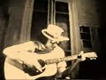 Una historia por demás extraña Una historia por demás extraña