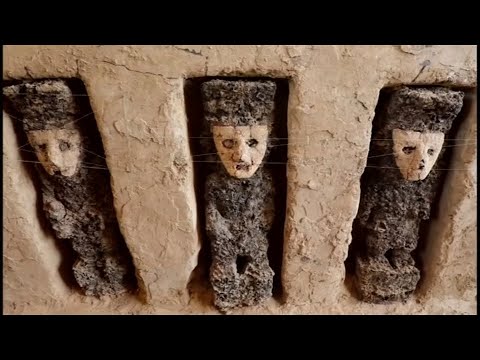 Peru: Älter als 800 Jahre - jahrhundertealte Holz-S ...