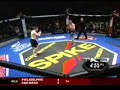 Luchador noquea a rival con patada demoledora