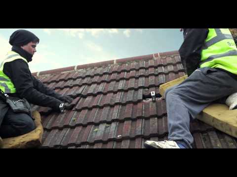 how to fit solar panels to tiled roof