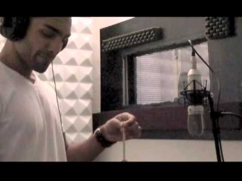 Zazai Achmadschah freestylt auf der Triangel