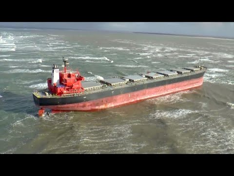 Havarierter Frachter vor Langeoog hält Bergungskräfte ...