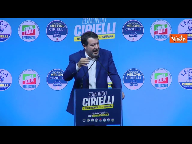 Salvini a Napoli: Se non ti piace il calcio e San Gennaro torna a casa tua