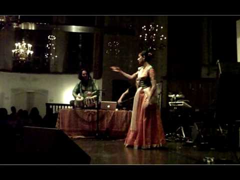 Andjanie Krshna, Lenneke van Staalen  Heiko Dijker - Kathak, Violin  Tabla