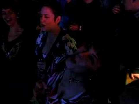 Joe Howe sings Xanadu