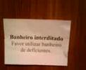 Dagmar preso no banheiro