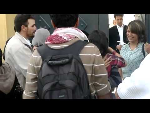 mawakif - http://mawakif.khadma.net لحظة خروج المهدي بوكيو من السجن.