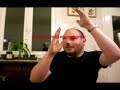 une blague sur des nains des schtroumpfs et des geants qui se baladent dans une foret 
pour bien comprendre il faut bien ecouter j'etais un peu rond ce jour la 
http://www.laroutedurire.com/