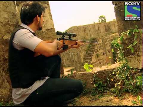 Mushtaq Khan KD Pathak - K.D. finds himself lying unconscious on a Goan beach, and cannot seem to remember anything! What has come over him? Will he ever regain his memory? Watch thi...