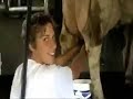 Traire à la main un litre de lait de vache Traire à la main un litre de lait de vache
