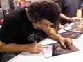 Nikodemo firmando en el XIII Salón del Manga de Barcelona
