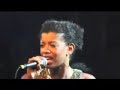 thalma de freitas sings 