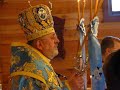 The Bishop blesses the congregation after entering the Chu