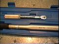 HOW TO USE A TORQUE WRENCH