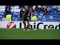 Video: Van der Vaart houdt kauwgompje hoog