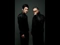 Kinetic Flow - 몽환의 숲Enjoy =P이 새벽에 비추는 초생달오감보다 생생한육감의 세계로 보내주는푸르고 투명한 파랑새술 취한 몸이 잠든 이 거릴휘젓고 다니다 만나는 마지막 신호등이뿜는 붉은 신호를 따라 회색 거리를 걸었어가다보니 좀 낯설어 보이는 그녀가보인적 없던 눈물로 나를 반겨태양보다 뜨거워진 나 그녀의 가슴에 안겨창가로 비친 초생달 침대가로 날아온파랑새가 전해준 그녀의 머리핀을 보고눈물이 핑 돌아 순간 픽하고 나가버린 시야는오감의 정전을 의미 이미 희미해진 내 혼을보랏빛 눈을 가진 아름다운 그녀를 만나러파랑새를 따라 몽환의 숲으로 나는 날아가단 둘만의 가락에 오감의 나락에아픔을 잊어버리게내 손은 그녀의 치마 자락에하늘에 날린 아드레날린 하나도 화날일없는 이곳은 그녀와 나 파랑새만이육감에 교감으로 오감따위는초월해 버린 기적의 땅 쉿 몽환의 숲하늘에 날린 아드레날린 하나도 화날일없는 이곳은 그녀와 나 파랑새만이육감에 교감으로 오감따위는초월해 버린 기적의 땅 쉿 몽환의 숲얼만큼의 시간이 지났는지 몰라허나 한숨 자고 깨어봐도여전히 니품 안이라는게꼬집어봐도 꿈이 아니라는게행복해 만족해 잠시 보이는 무지개같은 사랑이라 해도흩어져 잊혀질 구름이라 해도터질듯한 이 감정은 머리로는 못해 이해를스위치가 내려진 세상이 정신건강에 도움이그녀를 마쉬고 취할거야 번지수는 몽환의 숲몽환의 숲에는 숲에는 술파는 곳은 없어도맘만 먹으면 취할 수 있고 나뭇잎은 하늘색하늘은 연두색 눈빛은 보라색오감의 현실과는 모든게 다 정 반대지만너무나 몰롱한 영롱한 그녀 눈빛속에난 춤을 추고 지저귀는 파랑새오계절 이십사달 아사달과 아사녀의아픔따위는 없는곳 몽환의 숲하늘에 날린 아드레날린 하나도 화날일없는 이곳은 그녀와 나 파랑새 만이육감에 교감으로 오감따위는초월해 버린 기적의땅 쉿 몽환의 숲하늘에 날린 아드레날린 하나도 화날일없는 이곳은 그녀와 나 파랑새 만이육감에 교감으로 오감따위는초월해 버린 기적의땅 쉿 몽환의 숲하늘에 날린 아드레날린 하나도 화날일없는 이곳은 그녀와 나 파랑새 만이육감에 교감으로 오감따위는초월해 버린 기적의땅 쉿 몽환의 숲하늘에 날린 아드레날린 하나도 화날일없는 이곳은 그녀와 나 파랑새 만이육감에 교감으로 오감따위는초월해 버린 기적의땅 쉿몽환의 숲아직 남은 얘기들은 여기두고 갈게나는 다음달을 기약하며 아픈 가슴 추스리고그리지 못하는 그림이라도널 머리엔 그리기엔 충분해매일을 흥분해 차분해 모습이 눈에 훤해다시 만날 날엔 파랑새는 보내지 않아도돼그저 내 눈앞에 나타나 꽉 안아줄거야오감의 세계에선 오감이 볼수 없었던너와 나 단 둘만의 파라다이스내 손목시계바늘의 끝은 시간의 흐름의 그늘에몸을 가린채 숲에서의 오계절 이십사달사흘로 쪼개져 혼을 녹이는 마지막 키스녹여지는 입술 적시는 아침이슬절대로 있을 수 없는 이야기는 아닌 이야기눈앞에 아른아른거리는 아름다운 그대여초생들이 뜨는 밤에는 파랑새를 보내주오사랑하는 마이 디얼