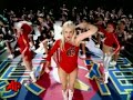 Gwen-Stefani-Gives-B