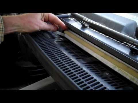 How to change pollen filter on Range rover L322.mp4