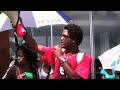 (1 sur 3) le jeudi 22 mai 2008, un cort�ge de 500 personnes compos� d'enseignants, d'�l�ves et de parents d'�l�ves est parti en direction du rectorat de cayenne, o� se tenaient les n�gociations avec le recteur, m. wacheux, et o� campaient encore les coll�gues venus de l'ouest de la guyane. 
le rectorat de guyane a �t� con�u comme une �norme bo�te de conserve : le b�timent est en effet entour� de grilles m�talliques. pr�voyait-on d�j� des soul�vements en confinant ainsi les locaux ? en tout cas, la population et les militants ont tourn� ce d�lire architectural � leur avantage en faisant entendre leur m�contentement � coups de poings, de parapluies et autres branches de bois d'amazonie contre les grilles, faisant vibrer les si�ges des participants aux n�gociations...

ce film de 6 minutes a �t� divis� en 3 parties de 2 minutes, car pour des raisons obscures, depuis l'envoi de ma derni�re vid�o sur les mouvements sociaux au rectorat, il m'est devenu impossible de mettre en ligne une vid�o de plus de 15mo. j'ai envoy� plus de 100 vid�os sur le web en bient�t 2 ans et c'est la premi�re fois que je suis confront� � un probl�me de ce genre. dire que les m�dias fran�ais adorent critiquer la chine parce qu'elle censure l'internet ! je vous rappelle que les vid�os de dailymotion montrant xavier darcos en difficult� ont �t� retir�es du site en question et sont maintenant visibles sur youtube...