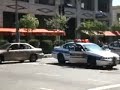Policias idiotas e inutiles en un atraco a un banco. Policias idiotas e inutiles en un atraco a un banco.