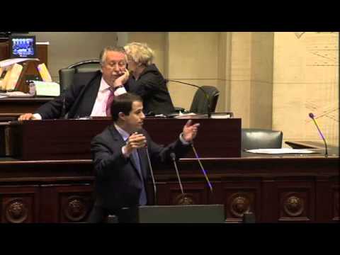 Laurent - Incidents à la Chambre lors de l'intervention du député Laurent LOUIS qui dira ce qu'il pense de Di Rupo à l'occasion de la discussion sur la déclaration de ...