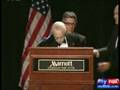 videos de U.S. Attorney General Michael Mukasey  collapses, 11/20/2008
