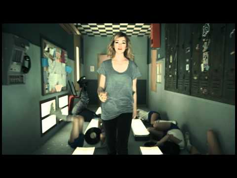 DIFFICULT Uffie