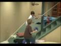 videos de Kid Accidently Nails Lil Brother