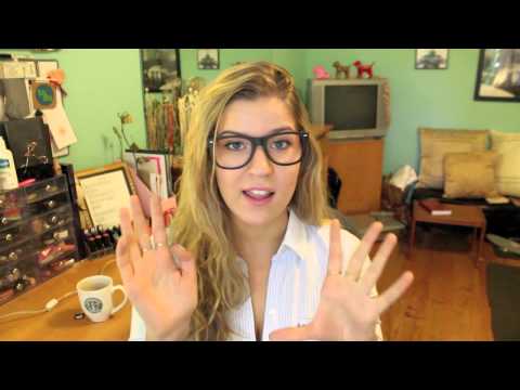 college - Check out the rest of my Dr. Meghan's College Advice Videos: Applying to College http://www.youtube.com/watch?v=86HQbj9OtsU&feature=relmfu Finding a Roommate...