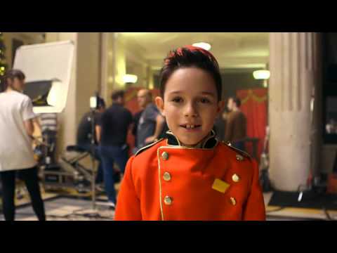 Idina Menzel & Michael Bublé - Baby It's Cold Outside (Behind The Scenes)