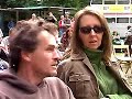 offside festival geldern 2008. video f�r wwww.ruhrbarone.de

zu sehen:
festivalimpressionen (der beitrag zur ern�hrung von journalisten - gurken vor dem fr�hst�ck! - ist leider der schere zum opfer gefallen. das n�chste mal...)
gunter hampels workshop 4 kids
panzerballett (�berraschende band, interview in diesem channel)
hildegard lernt fliegen (die wahrscheinlich beste band des festivals)
klaus doldinger's passport


der vollst�ndigkeit halber: nicht zu sehen, weil ich im schnitt war:
tischmusik: kings of swing
arc brenken & christian kappe quartett
klaus doldinger feat. max mutzke (mutzke war super, sorgar dolgingers mannen sind dabei locker geworden. sehr sch�n.)