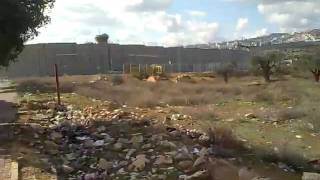 مخيم عايدة من خلف الجدار الفاصل