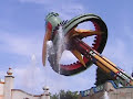 Moi et cindy dans l'attraction et adloune qui nous fait une petit vidéo.