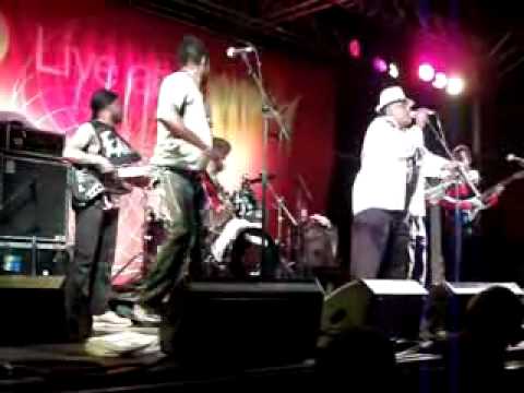 Kanda Bongo Man (WOMAD July 2010) 1_flv Kanda Bongo Man (WOMAD July 2010) 1_flv