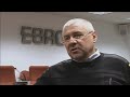 lorsqu'il est nomm� premier ministre de la f�d�ration de russie par boris eltsine en ao�t 1999, vladimir poutine, ancien membre du kgb, est inconnu du grand public. moins d'un an plus tard il est �lu pr�sident avec 52 % des voix et fait de sa r��lection en 2004 un v�ritable pl�biscite. en quelques ann�es, poutine a r�ussi malgr� les guerres, la corruption et les atteintes aux libert�s � se faire aduler. � la t�te d'un impressionnant r�seau politique et financier, poutine b�n�ficie d'un pouvoir sans bornes.

ex-chef du kgb et successeur de boris eltsine, vladimir poutine est-il l'instrument ou le ma�tre d'?uvre du syst�me qui l'a mis en place ? un thriller d'investigation sur la foudroyante ascension du plus �nigmatique des dirigeants politiques actuels...
http://www.editionsmontparnasse.fr/titres/le-systeme-poutine