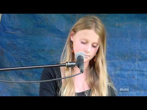Youtube Video r-WmM0EUPLE