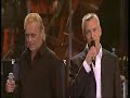 ostrock klassik - wer die rose ehrt 2007
original von der klaus renft combo (1973)

wer die rose, wer die rose ehrt 
der ehrt heutzutage auch den dorn 
der zur rose noch dazu geh�rt 
noch so lang, so lang man sie bedroht 

einmal wirft sie ihn ab, einmal wirft sie ihn ab 

das wird sein, wenns sein wird 
und alle sie lieben 

(instrumental)

wer die liebe, wer die liebe ehrt 
der ehrt heutzutage auch den hass 
der zur liebe noch dazu geh�rt 
noch so lang, so lang man sie bedroht 

einmal wirft sie ihn ab, einmal wirft sie ihn ab  

das wird sein, wenns sein wird 
und mensch ehrt den menschen