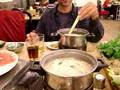 videos de Cena de olla caliente en Beijing al final