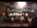 Flora y su clase cantan Skinamarinky Dinky Dink