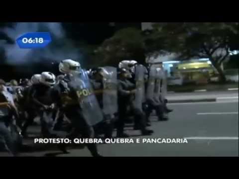 MANIFESTANTES BADERNEIROS OPRIMEM A POLÍCIA EM SÃO PAULO!!!CHOCANTE!!!