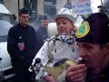 baroud d'honneur de r�my bricka lors de la manifestation des apiculteurs contre le pesticide cruiser.
http://www.remybricka.com