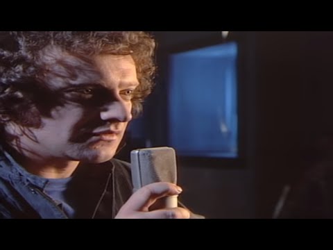 Foreigner - I Want To Know What Love Is (Official Music Video)