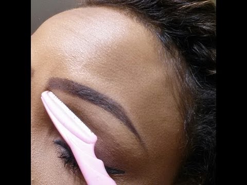 how to trim eyebrows using blade